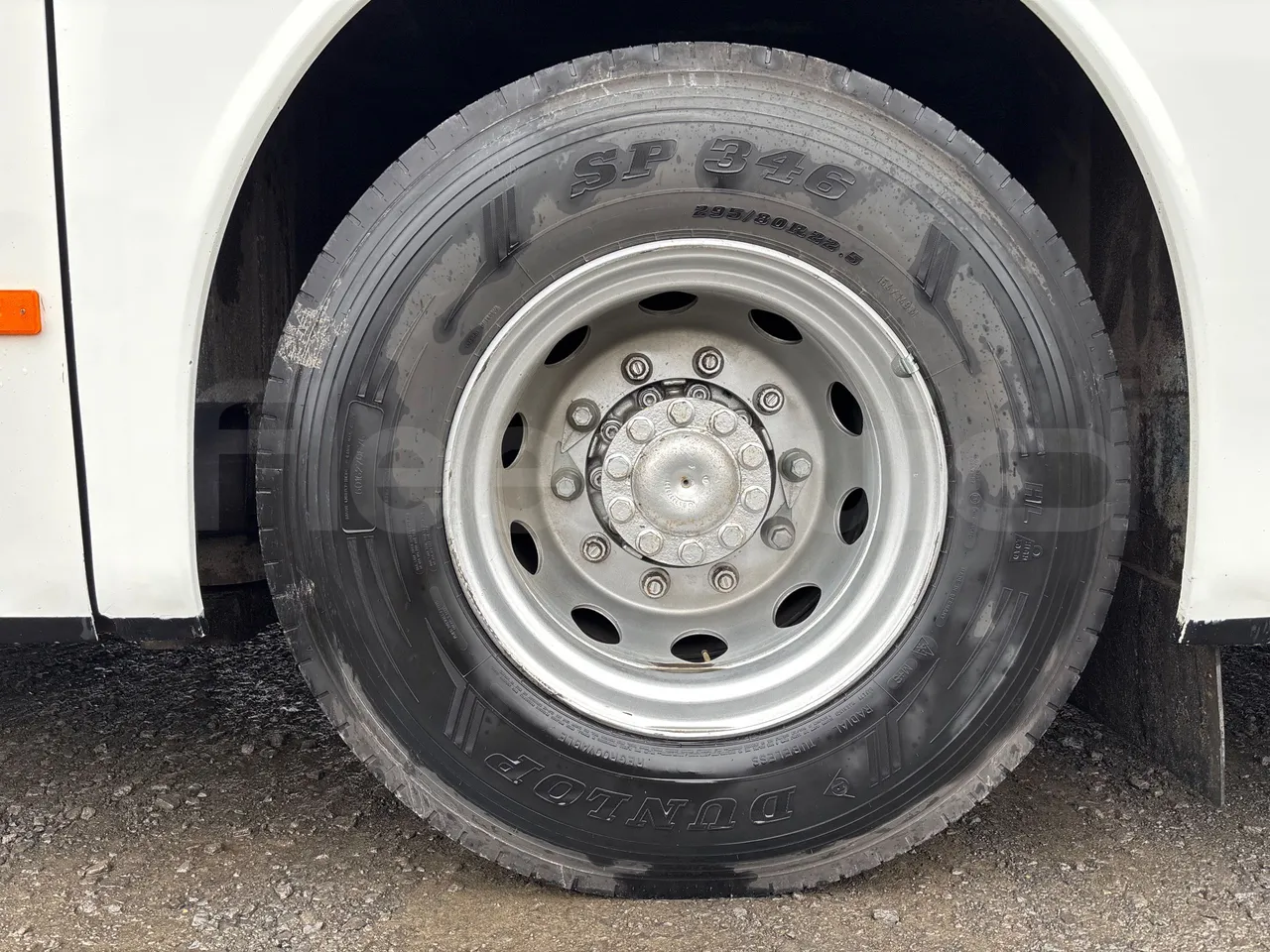 Setra S415 HD - 12m - Euro3 - 310kW - 12mt - rear left tire photo