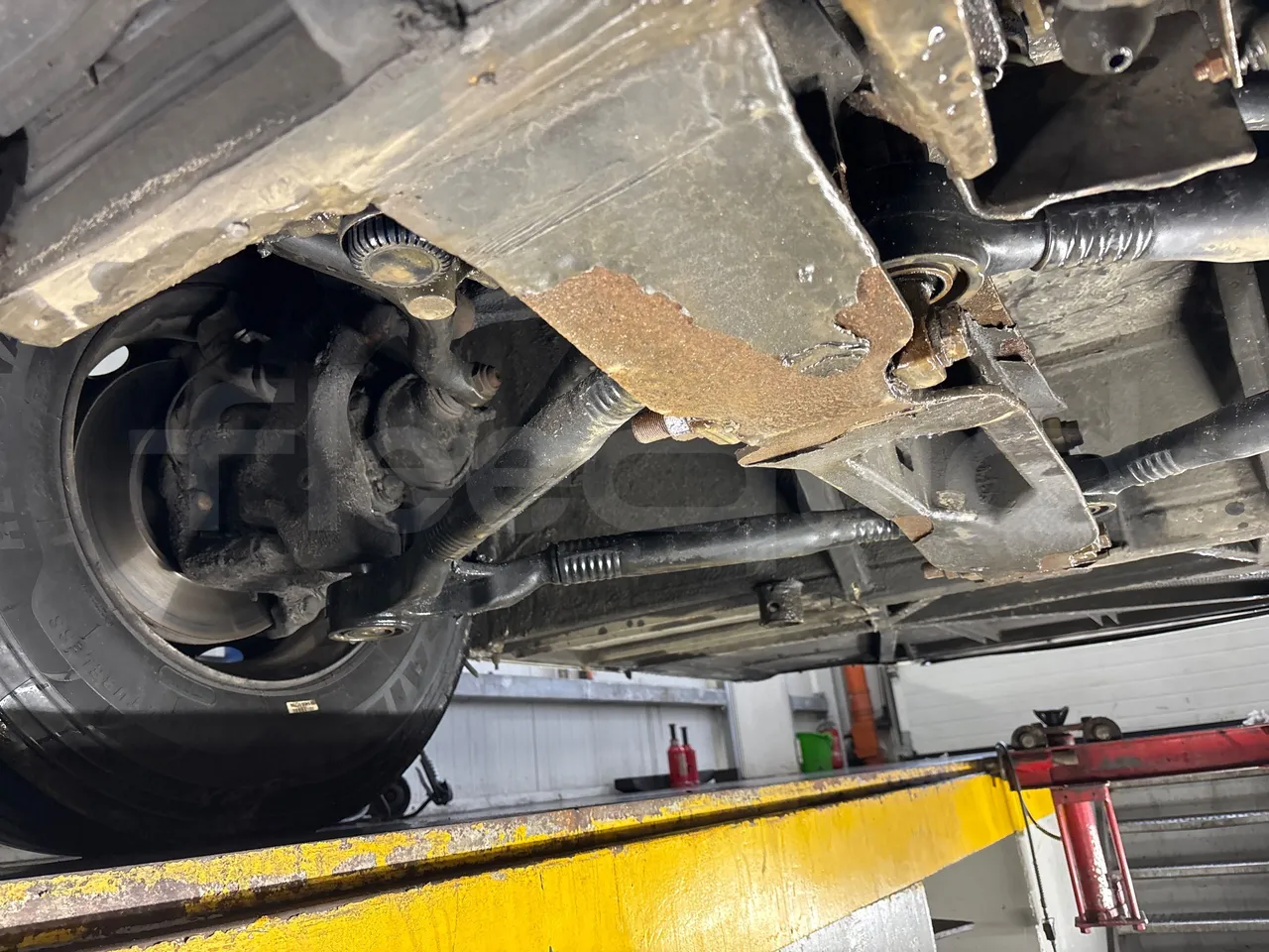 Setra S415 HD - 12m - Euro3 - 310kW - 12mt - front axle left side