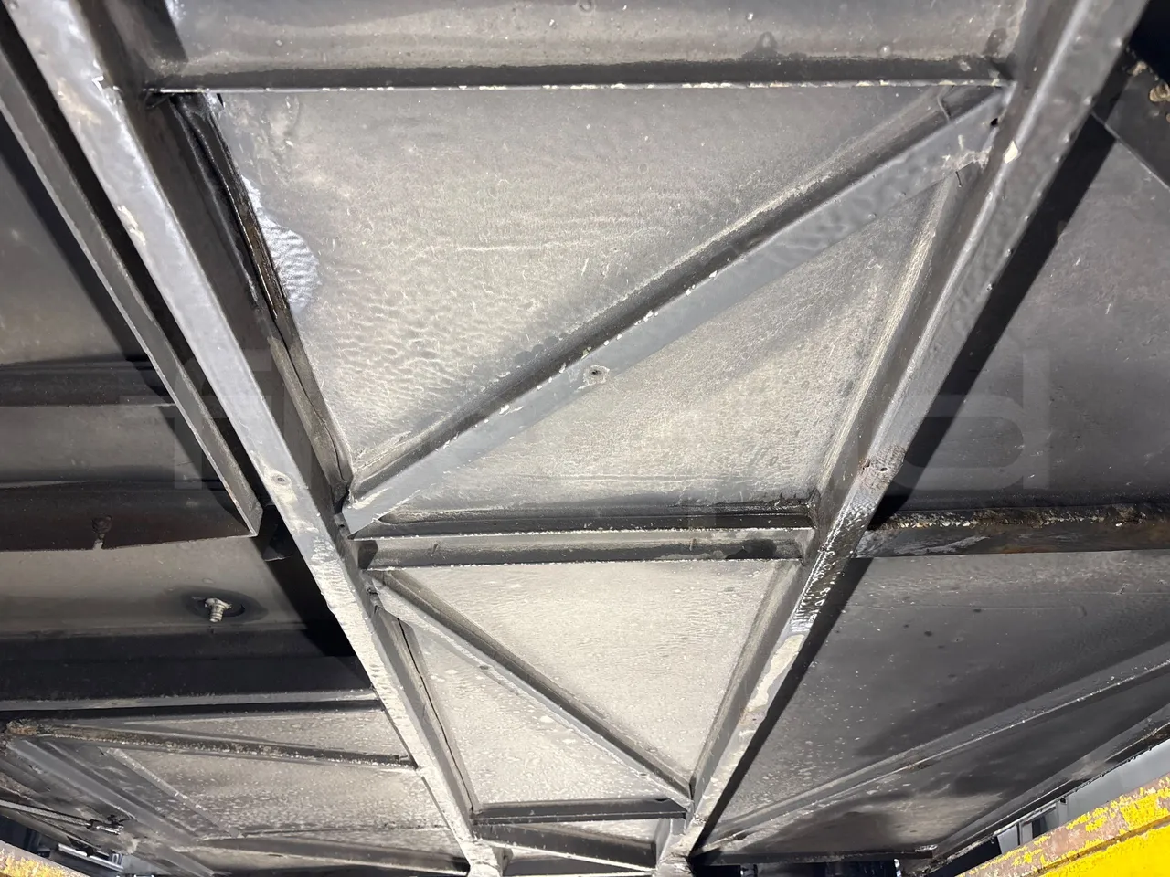 Setra S415 HD - 12m - Euro3 - 310kW - 12mt - central undercarriage photo