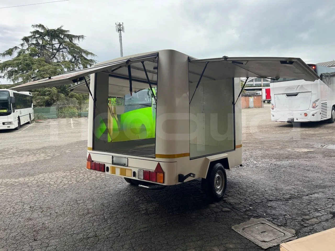 Pedretti M1500 Rimorchio - 3.78m - front door 2 open