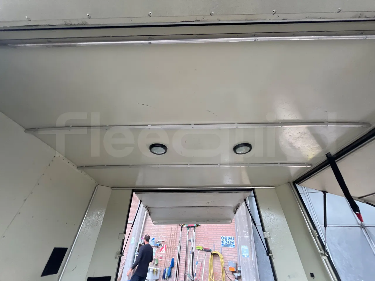 Pedretti M1500 Rimorchio - 3.78m - buttons panels on