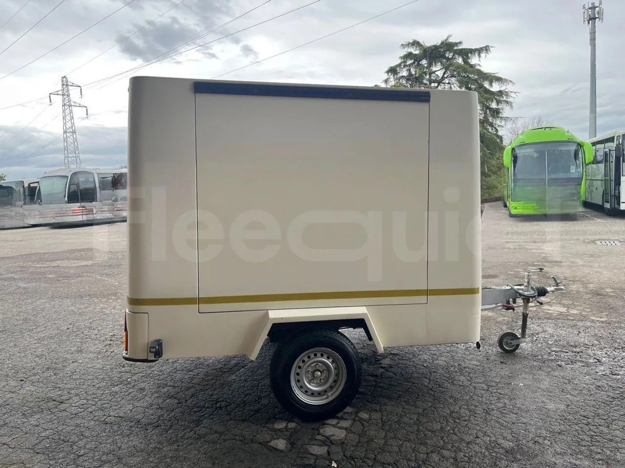 Pedretti M1500 Rimorchio - 3.78m - right side doors closed