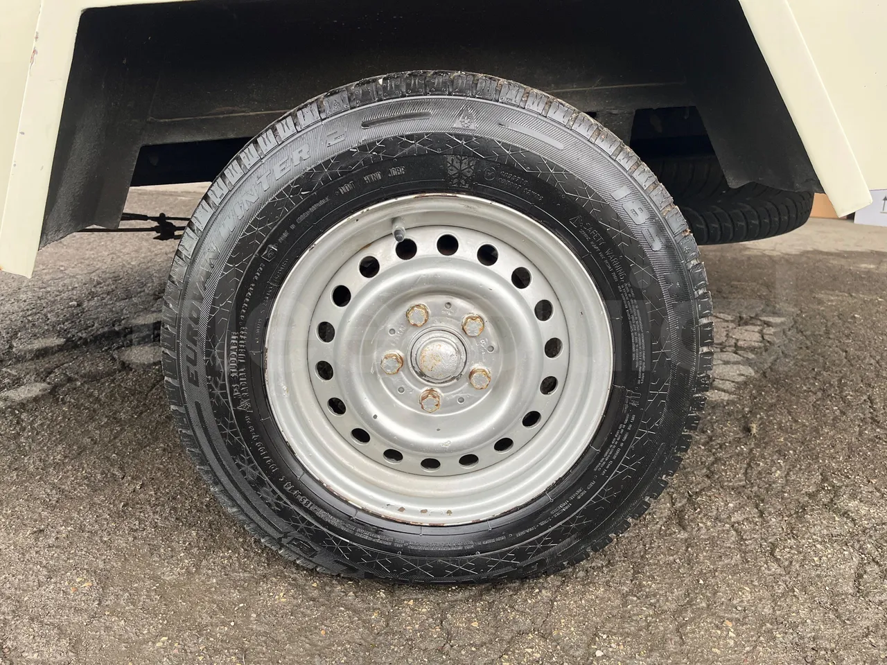 Pedretti M1500 Rimorchio - 3.78m - front left tire measurements