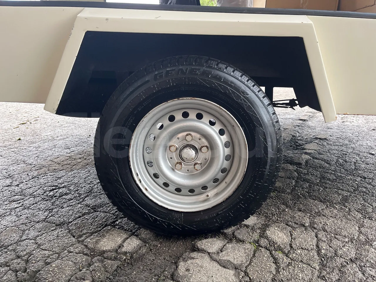 Pedretti M1500 Rimorchio - 3.78m - rear left tire photo