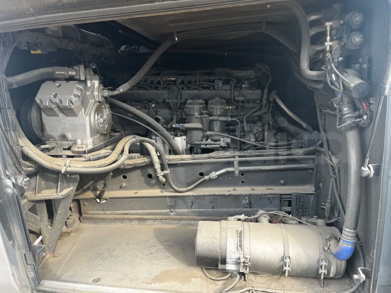 Irizar i6 M325 10 - Euro5 - 294kW - 12.200mt - engine plate photo