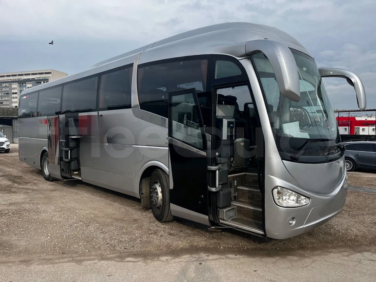 Irizar i6 M325 10 - Euro5 - 294kW - 12.200mt - 3/4 right front doors open