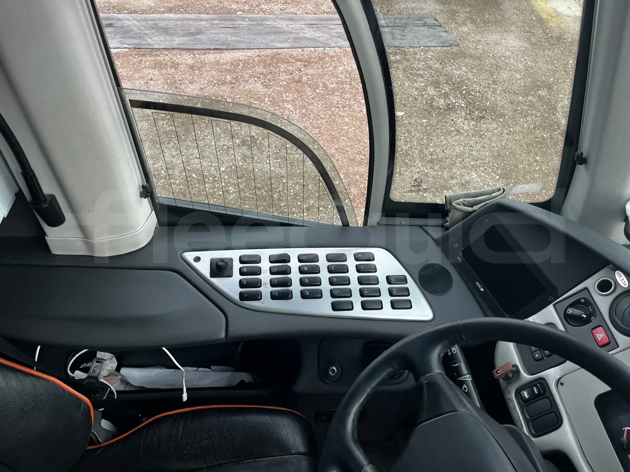 Irizar i6 M325 10 - Euro5 - 294kW - 12.200mt - onboard devices 3