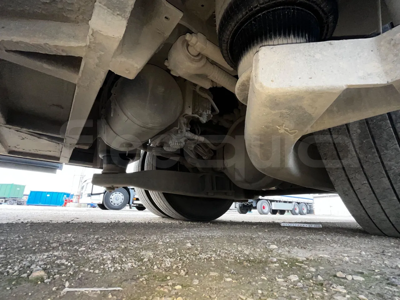 Irizar i6 M325 10 - Euro5 - 294kW - 12.200mt - axle 2 discs right