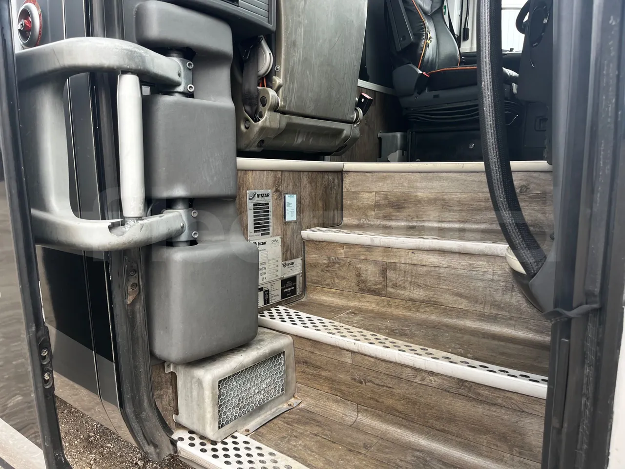 Irizar i6 M325 10 - Euro5 - 294kW - 12.200mt - door mechanism photo