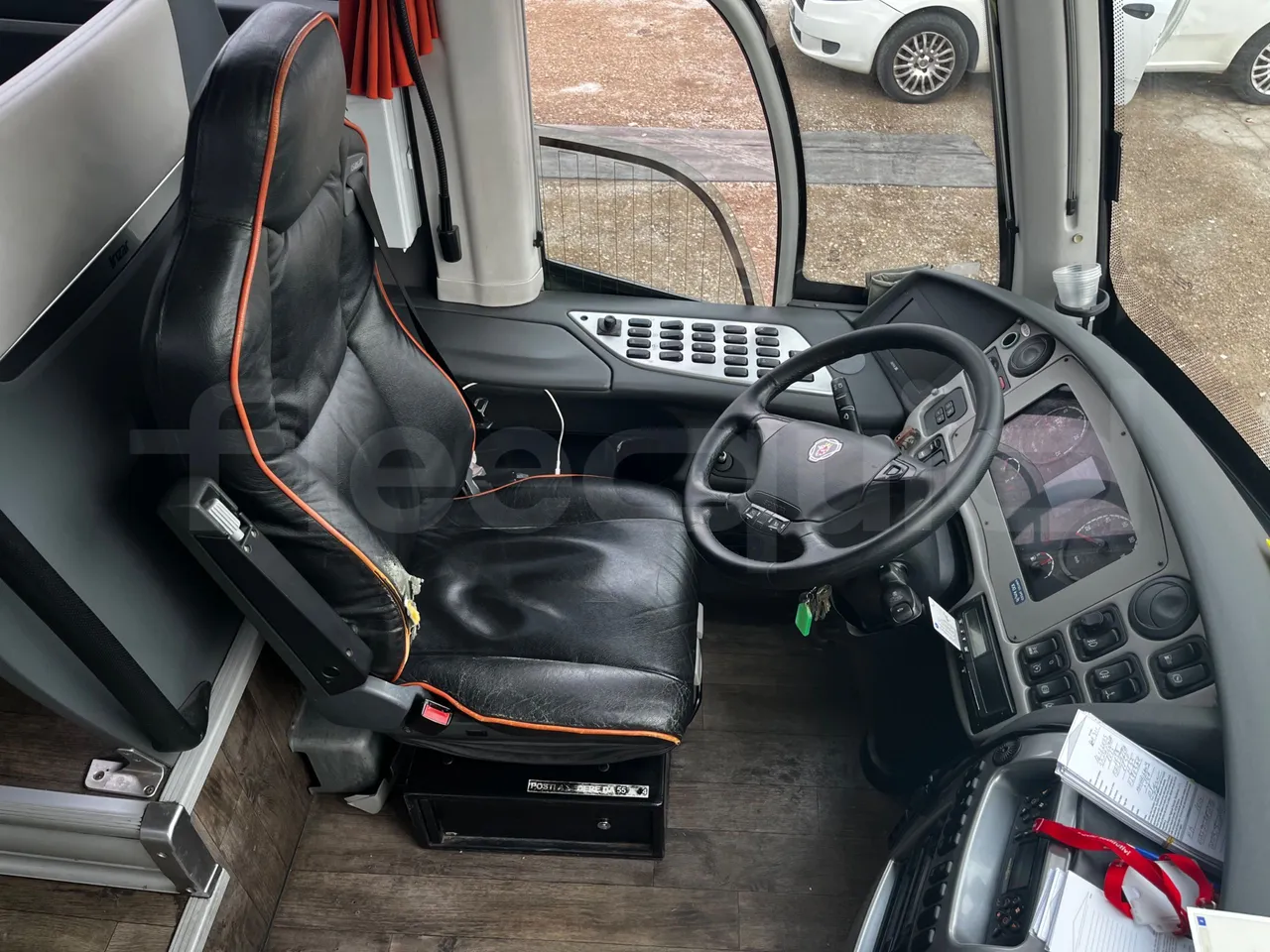 Irizar i6 M325 10 - Euro5 - 294kW - 12.200mt - driver's seat photo