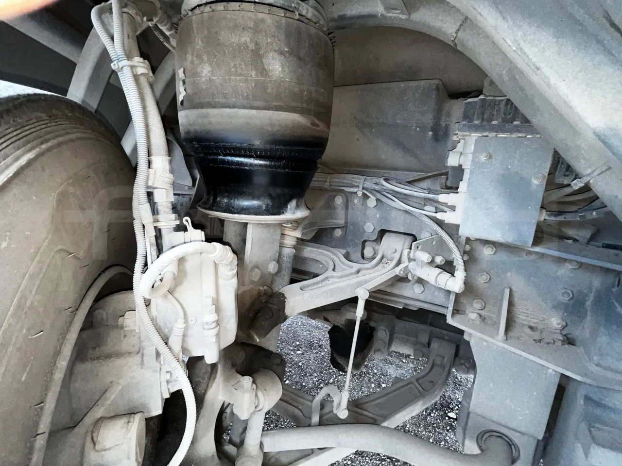 Irizar i6 M325 10 - Euro5 - 294kW - 12.200mt - front brake calipers left