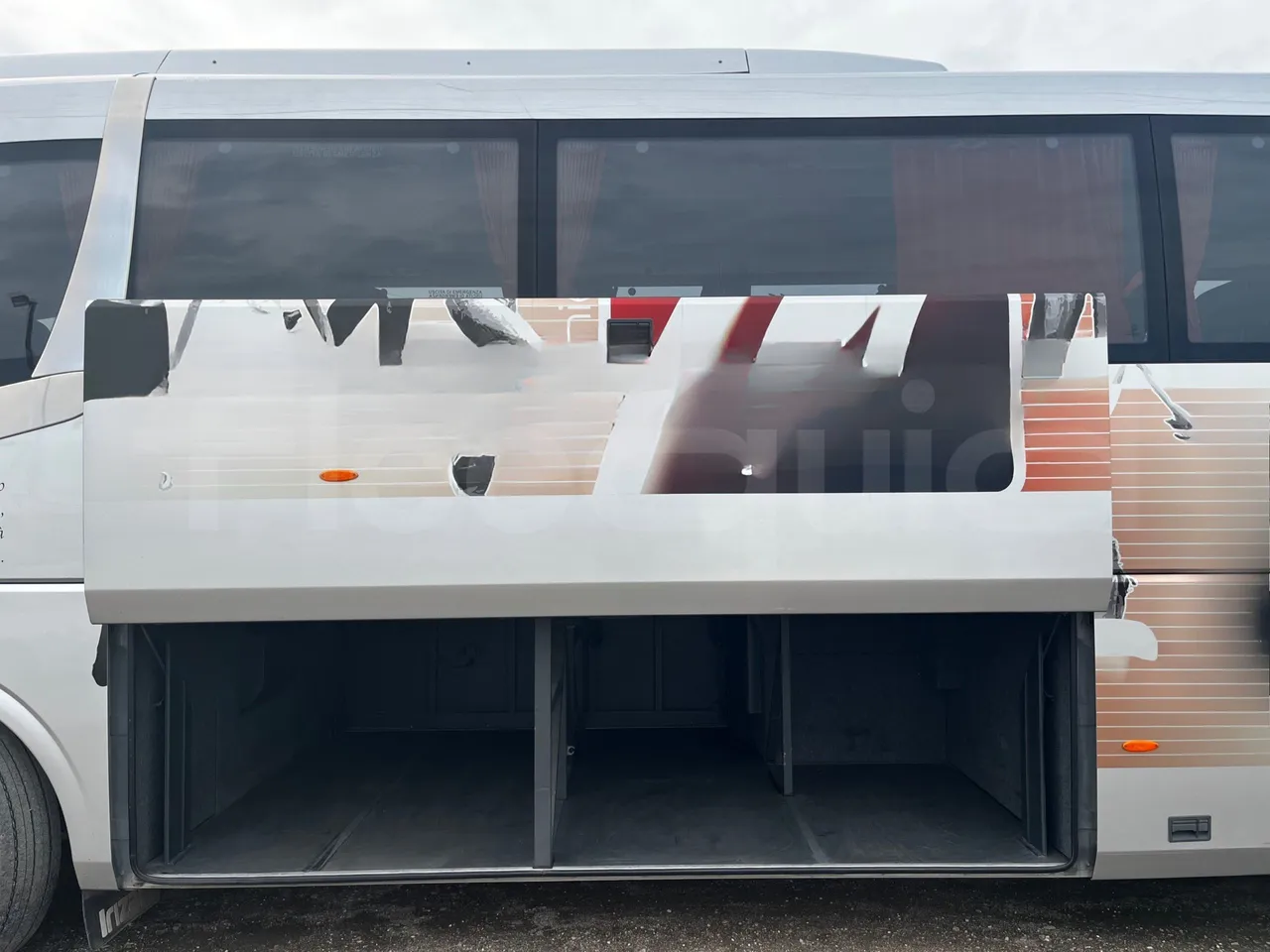 Irizar i6 M325 10 - Euro5 - 294kW - 12.200mt - luggage rack photo