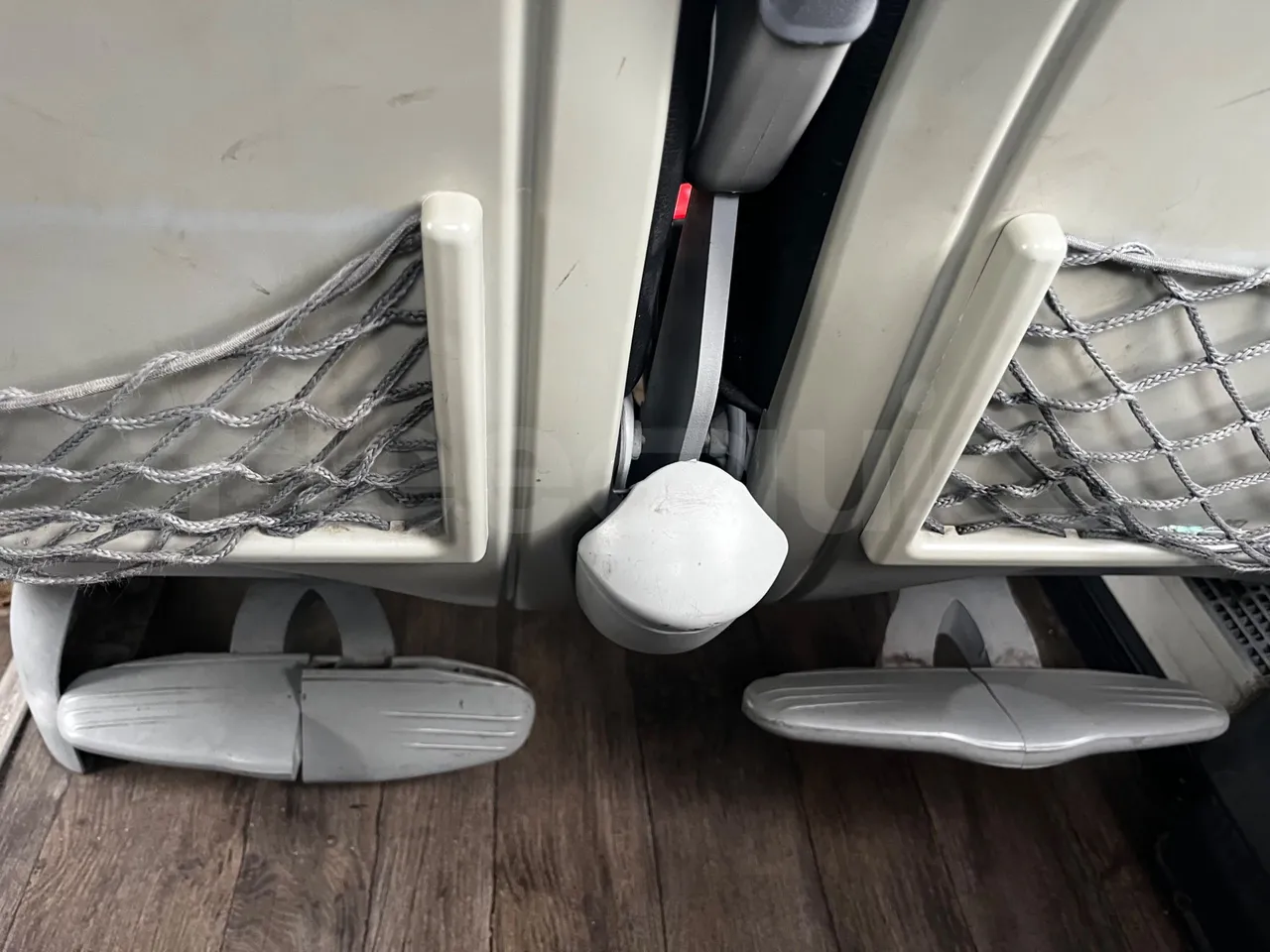 Irizar i6 M325 10 - Euro5 - 294kW - 12.200mt - power outlets detail