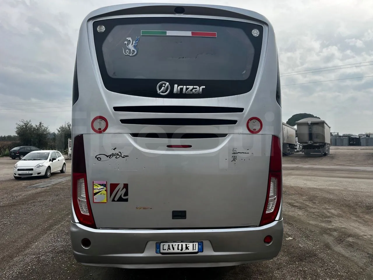 Irizar i6 M325 10 - Euro5 - 294kW - 12.200mt - rear hatch closed