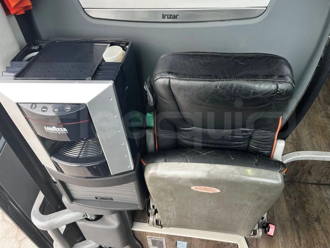 Irizar i6 M325 10 - Euro5 - 294kW - 12.200mt - hostess seat photo