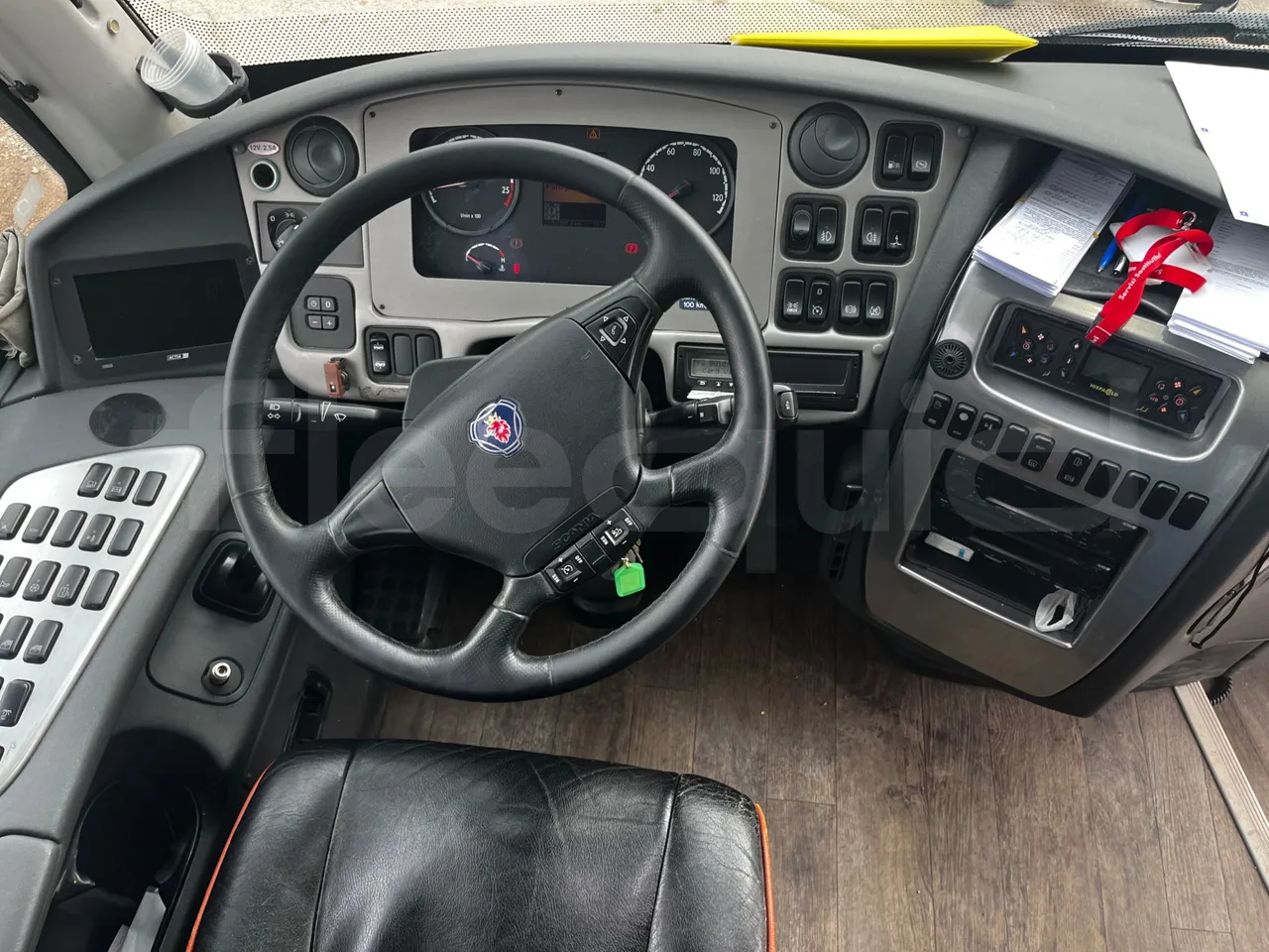 Irizar i6 M325 10 - Euro5 - 294kW - 12.200mt - steering wheel photo
