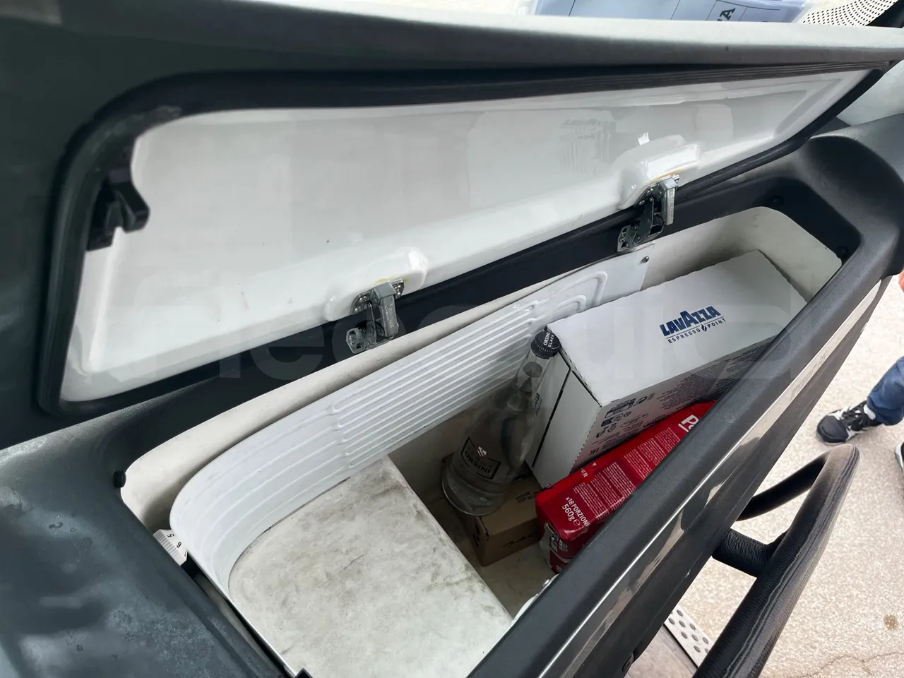 Irizar i6 M325 10 - Euro5 - 294kW - 12.200mt - table detail photo