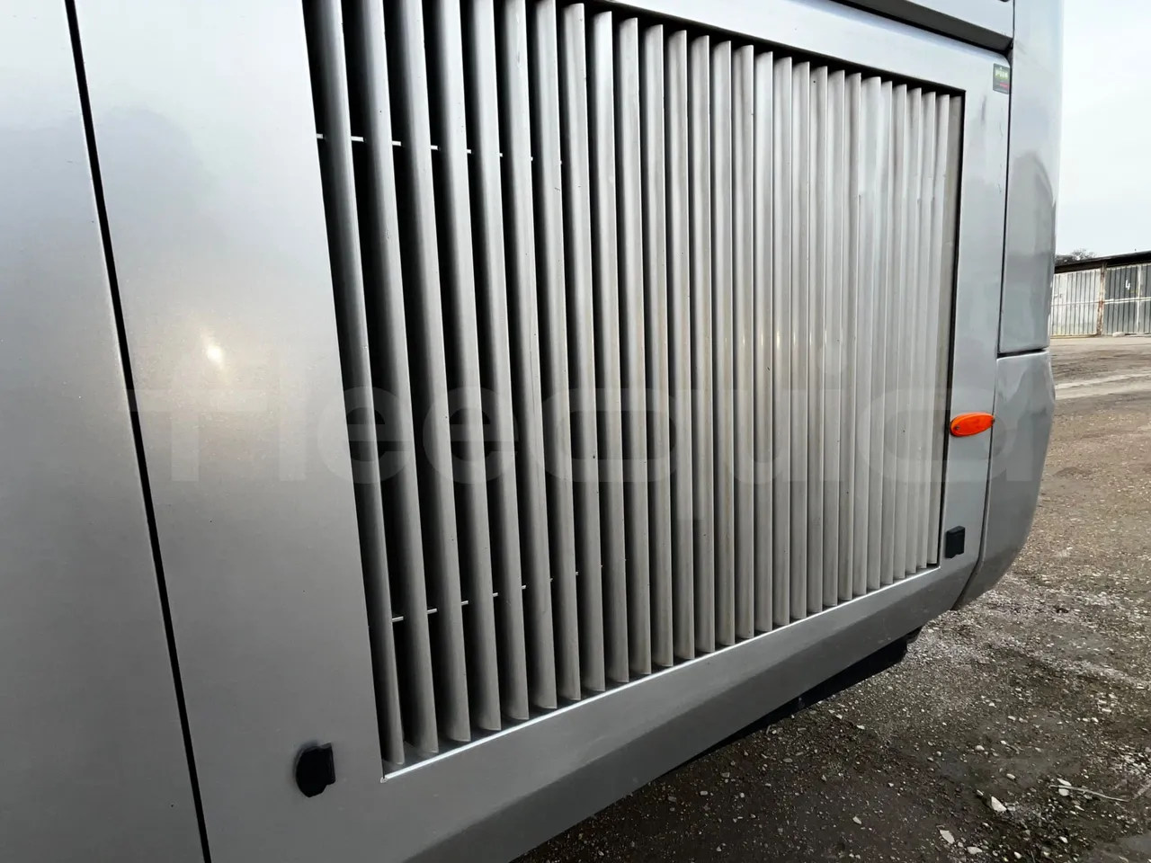 Irizar i6 M325 10 - Euro5 - 294kW - 12.200mt - under carpet photo