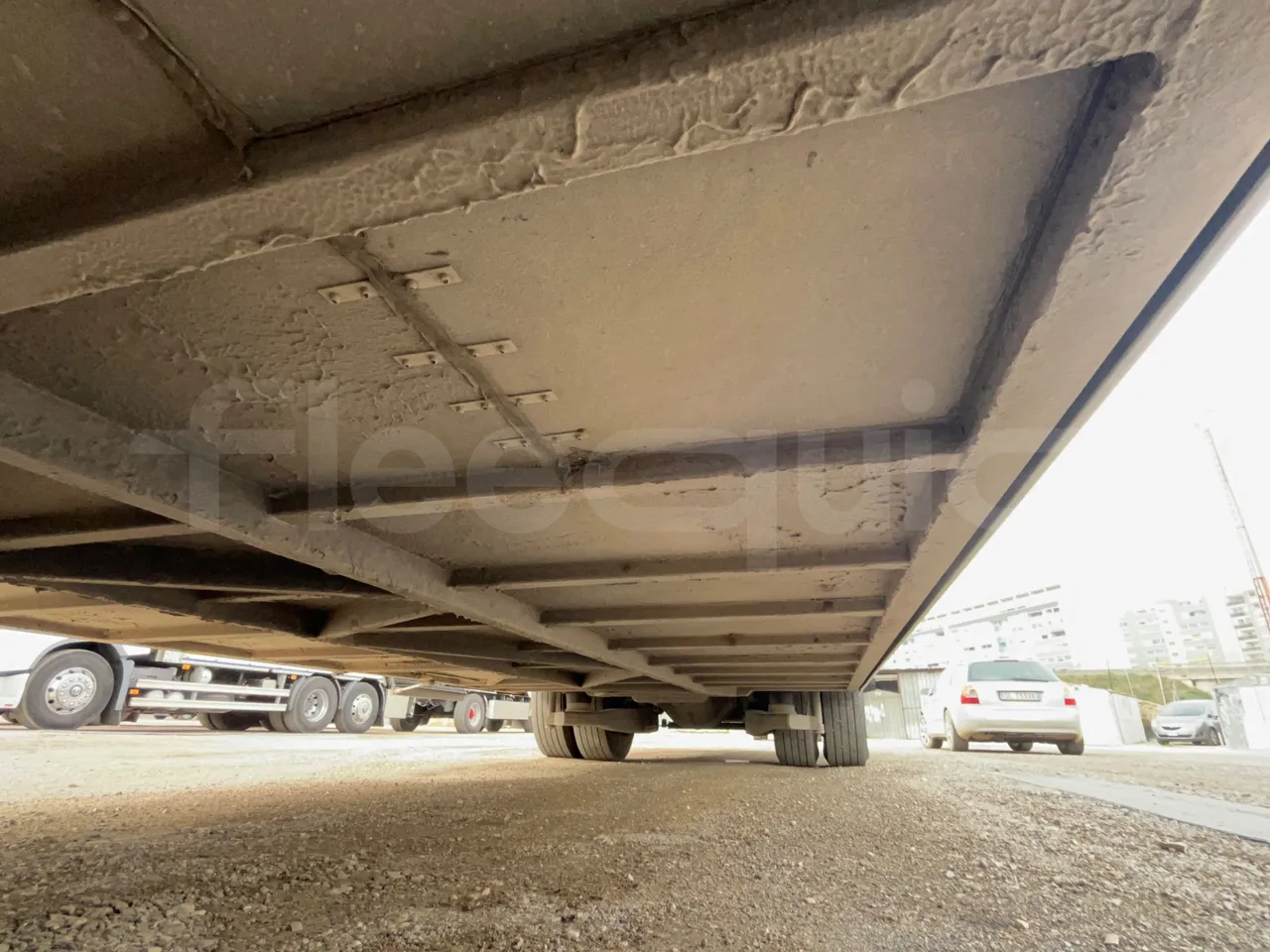 Irizar i6 M325 10 - Euro5 - 294kW - 12.200mt - central undercarriage photo