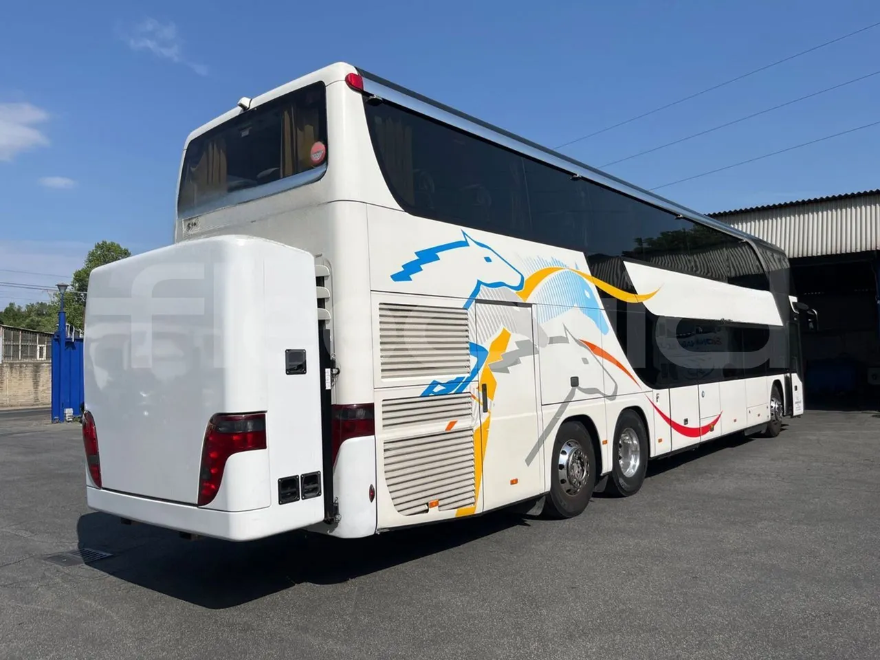 Setra S 431 DT - EUR6 - 375kW - 13.89m - 3/4 right rear doors closed