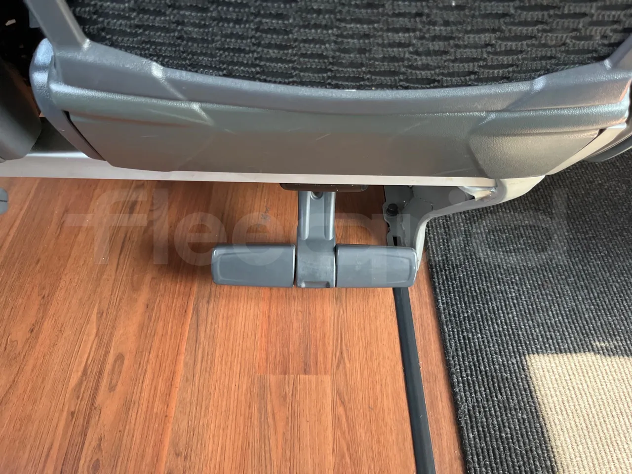 Setra S 431 DT - EUR6 - 375kW - 13.89m - footrest detail photo