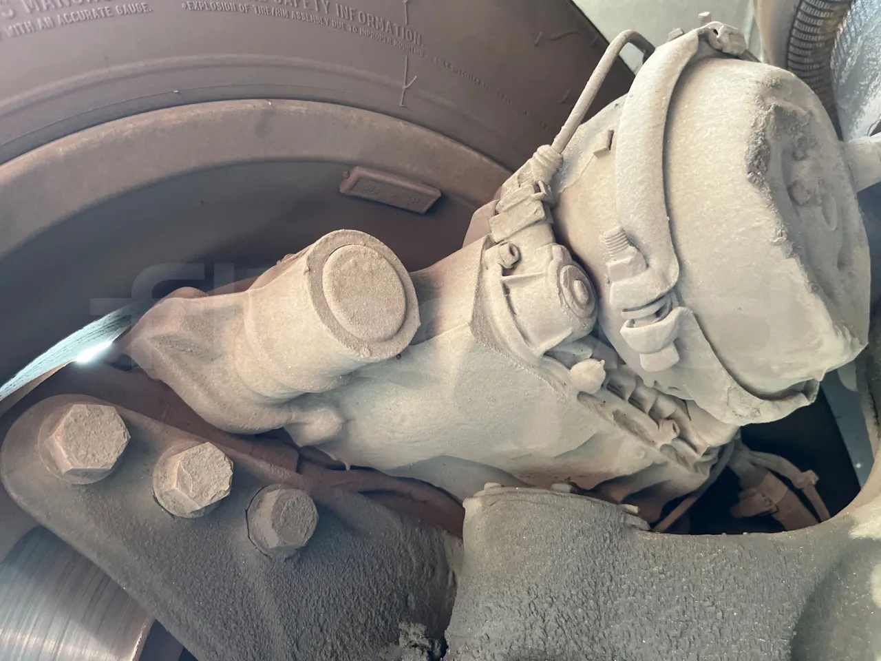 Setra S 431 DT - EUR6 - 375kW - 13.89m - front brake calipers right