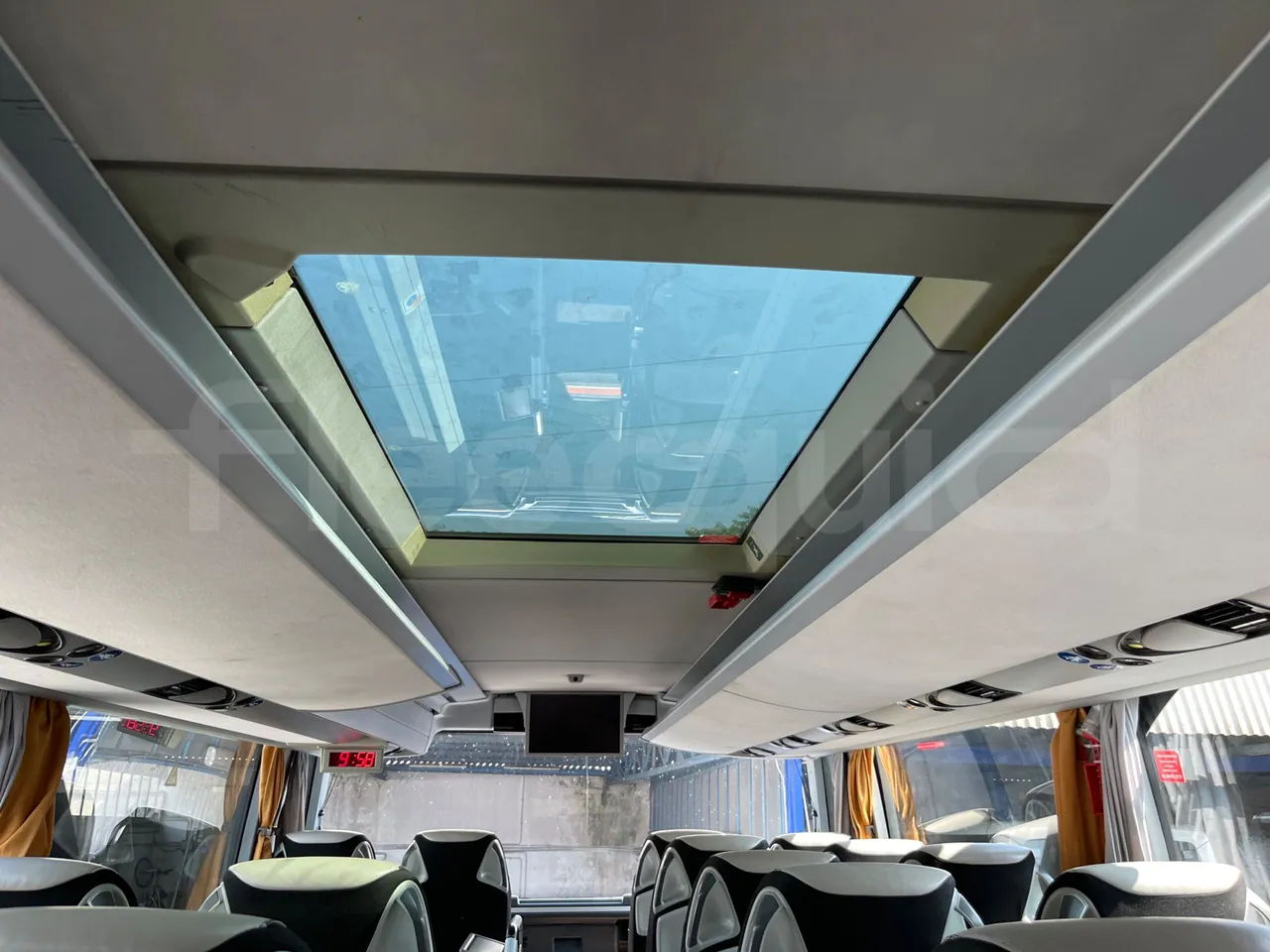Setra S 431 DT - EUR6 - 375kW - 13.89m - roof hatch 2