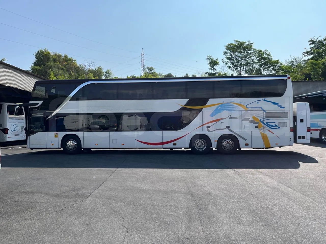 Setra S 431 DT - EUR6 - 375kW - 13.89m - left side photo