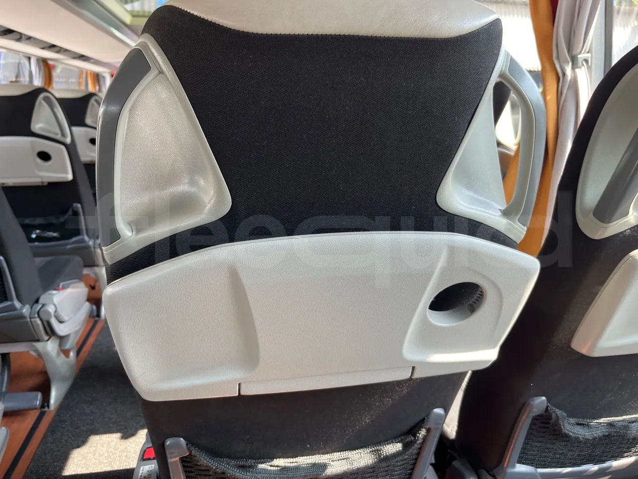 Setra S 431 DT - EUR6 - 375kW - 13.89m - table detail photo
