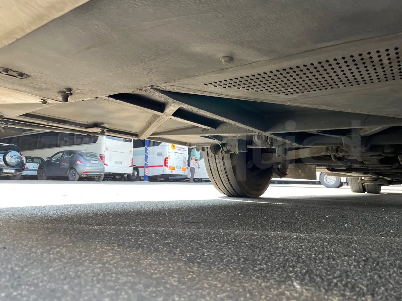 Setra S 431 DT - EUR6 - 375kW - 13.89m - front axle right side