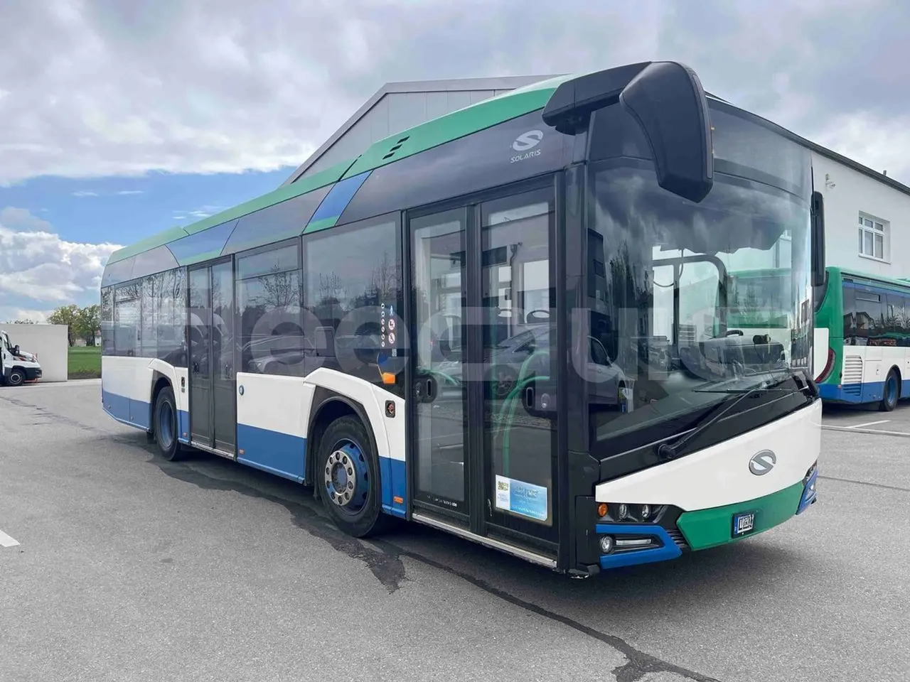 Solaris Urbino 10.5 - EUR6 -  204kW - 10.550m - 3/4 front right doors