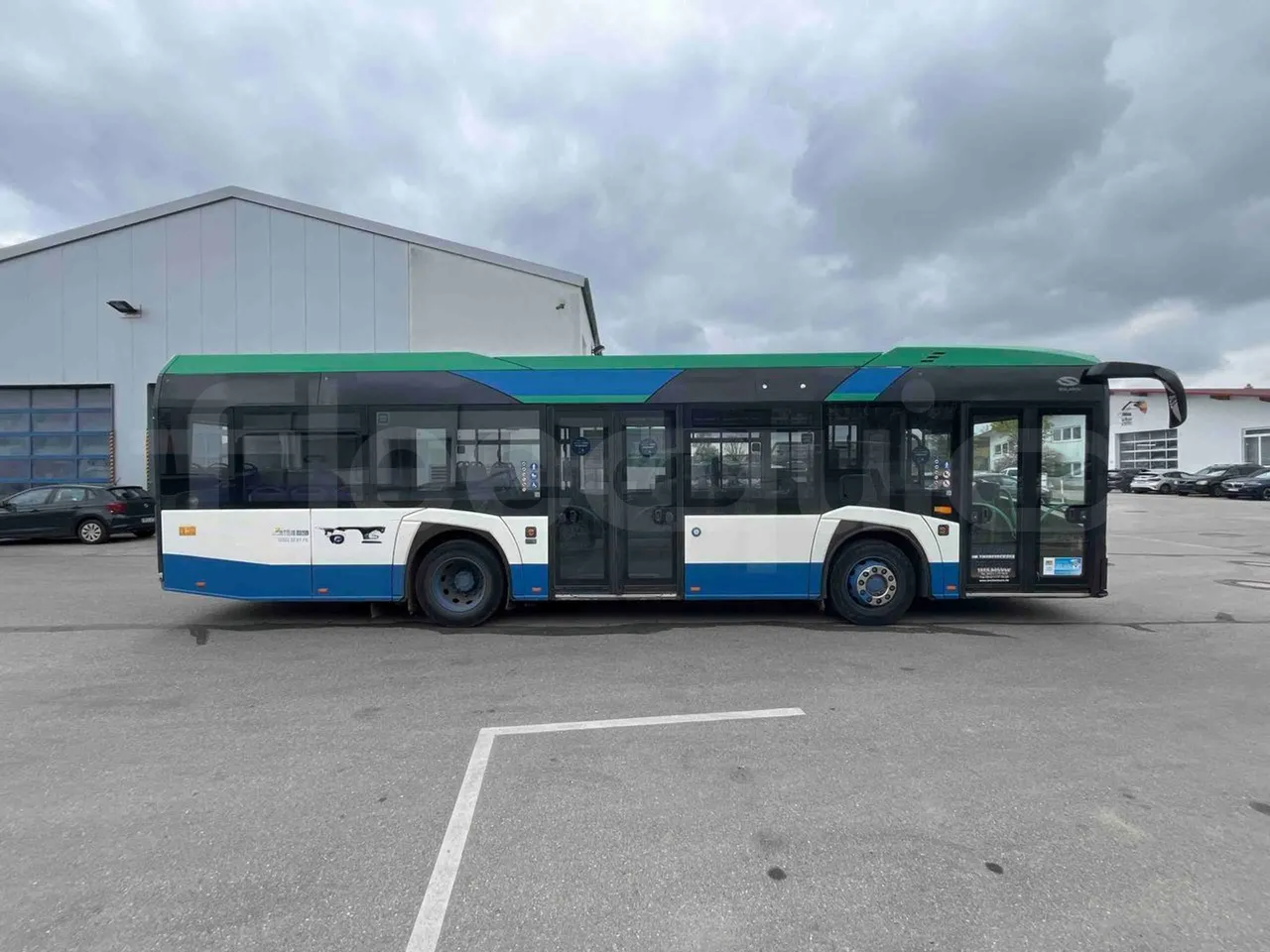 Solaris Urbino 10.5 - EUR6 -  204kW - 10.550m - 3/4 right front doors open