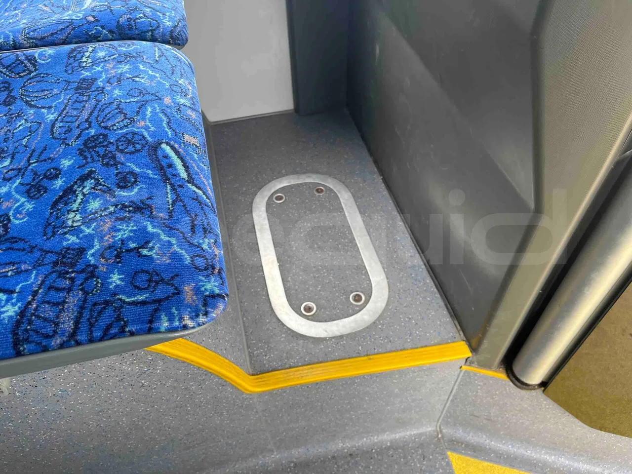 Solaris Urbino 10.5 - EUR6 -  204kW - 10.550m - seat brackets photo