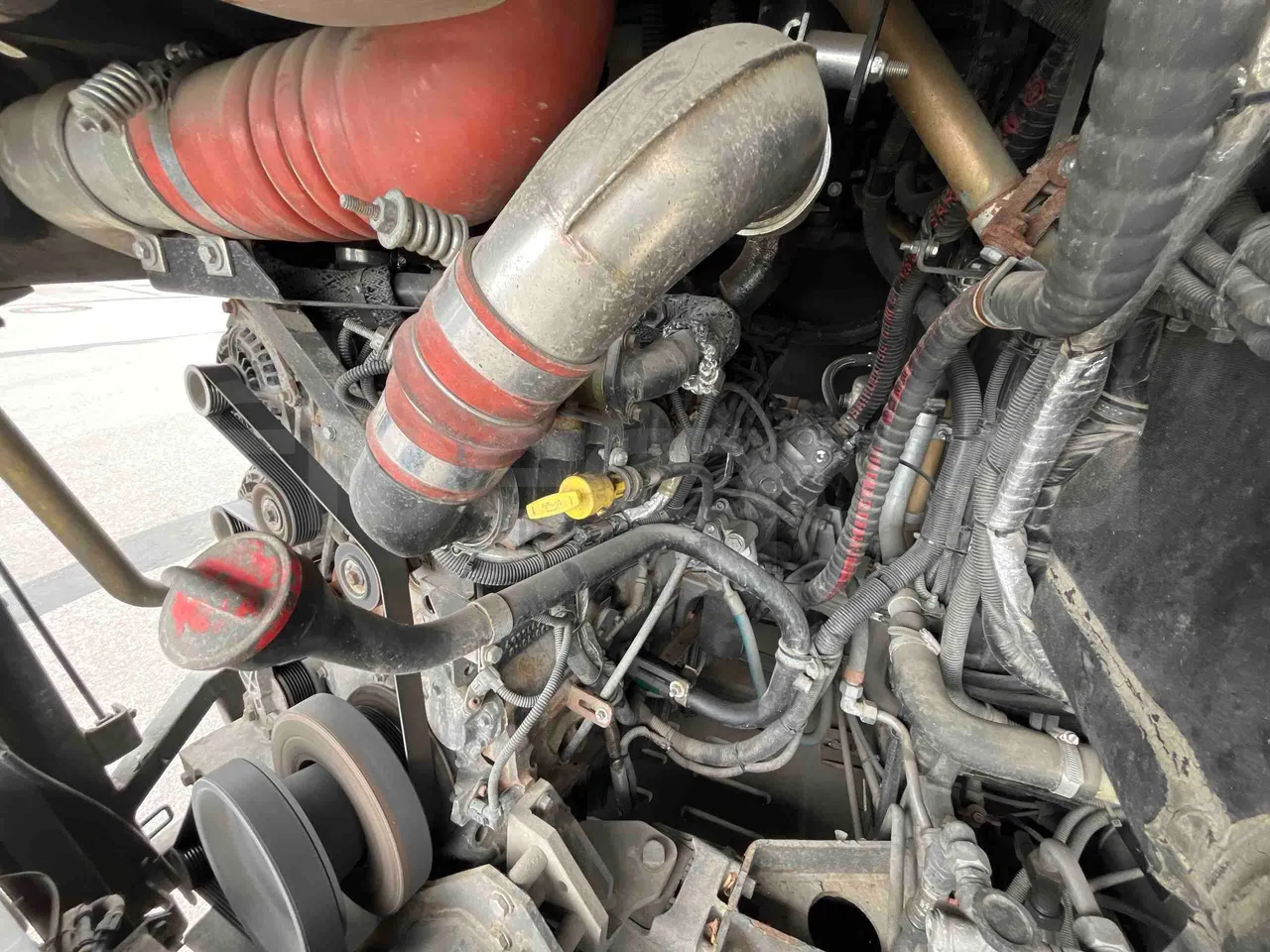 Solaris Urbino 10.5 - EUR6 -  204kW - 10.550m - air conditioning compressor