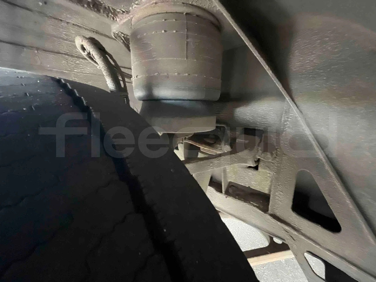 Solaris Urbino 10.5 - EUR6 -  204kW - 10.550m - front shock absorbers left