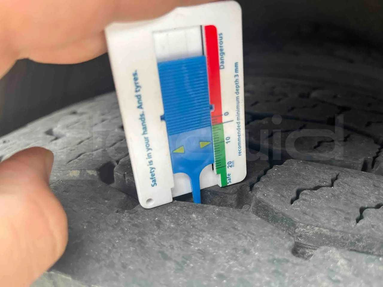 Solaris Urbino 10.5 - EUR6 -  204kW - 10.550m - tread condition front tires right