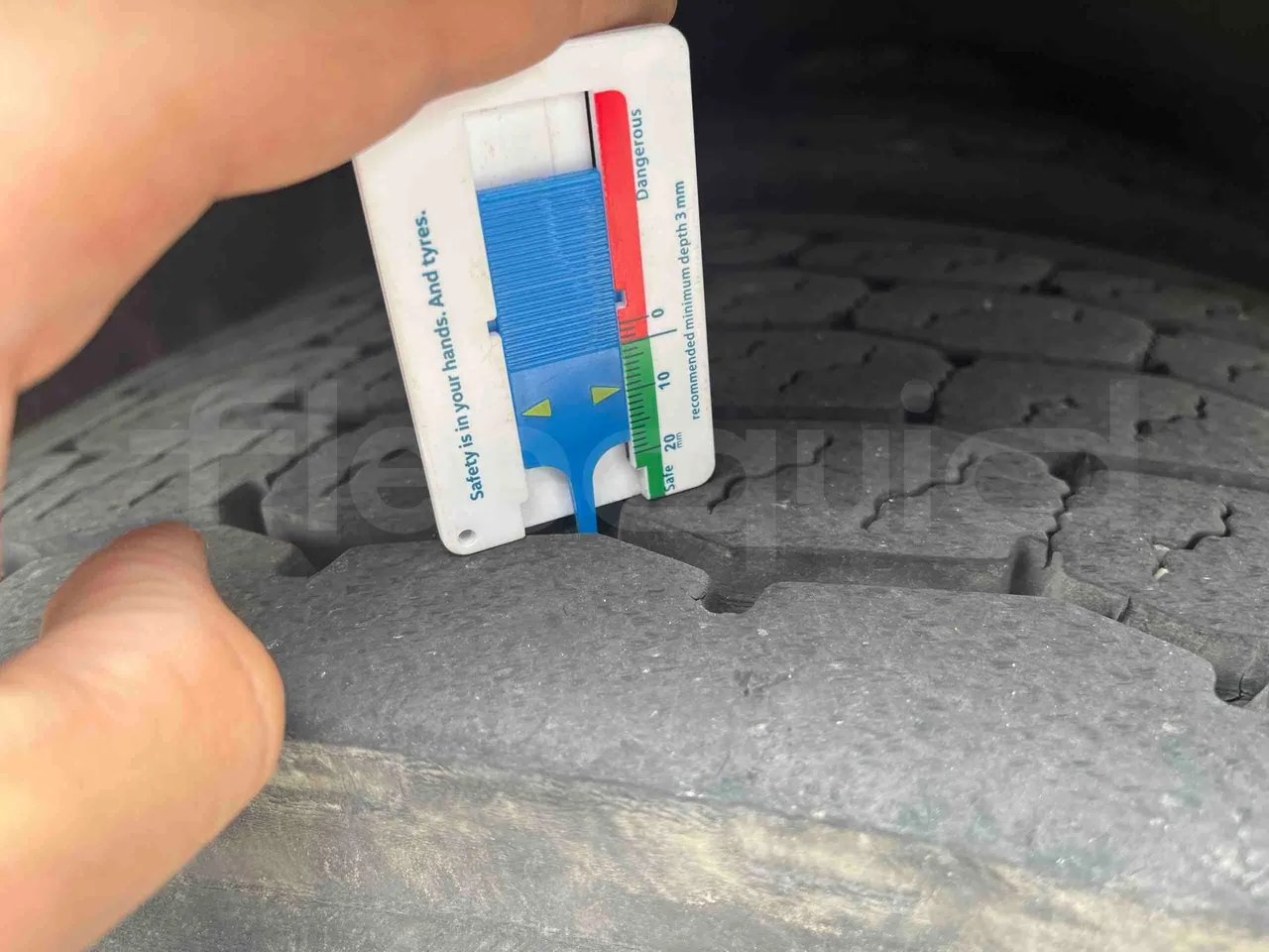Solaris Urbino 10.5 - EUR6 -  204kW - 10.550m - front left tire measurements