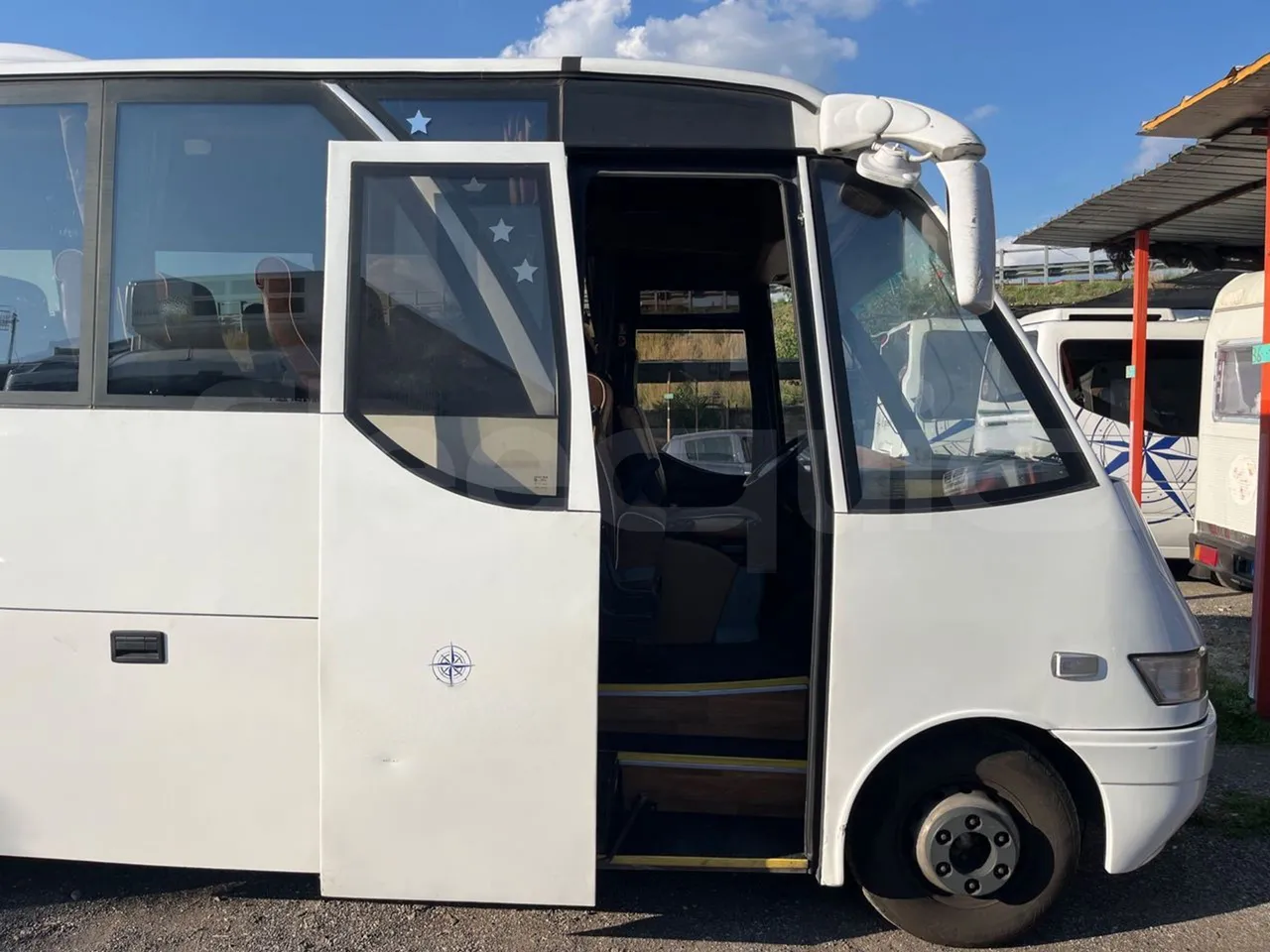 Iveco 65C JBN - EUR3 - 122kW - 6.9m - front door 1 open