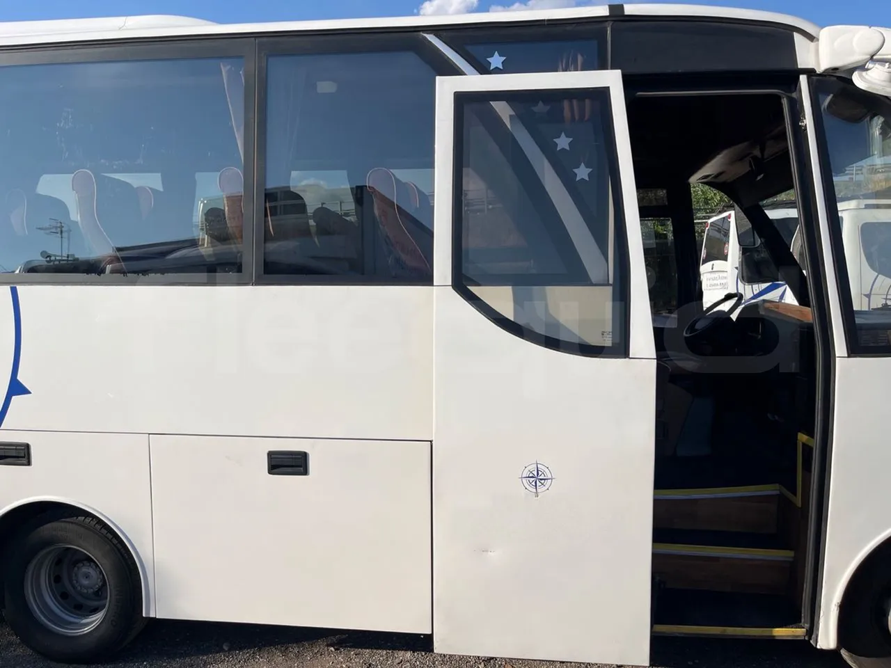 Iveco 65C JBN - EUR3 - 122kW - 6.9m - front door 2 open