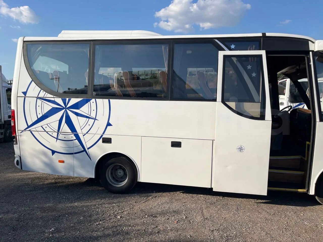 Iveco 65C JBN - EUR3 - 122kW - 6.9m - front door 3 open