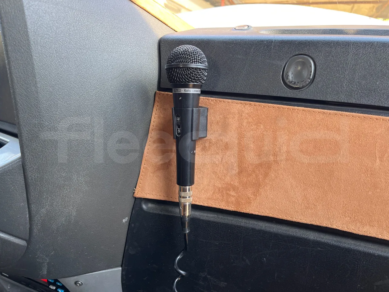 Iveco 65C JBN - EUR3 - 122kW - 6.9m - driver microphone accessories photo