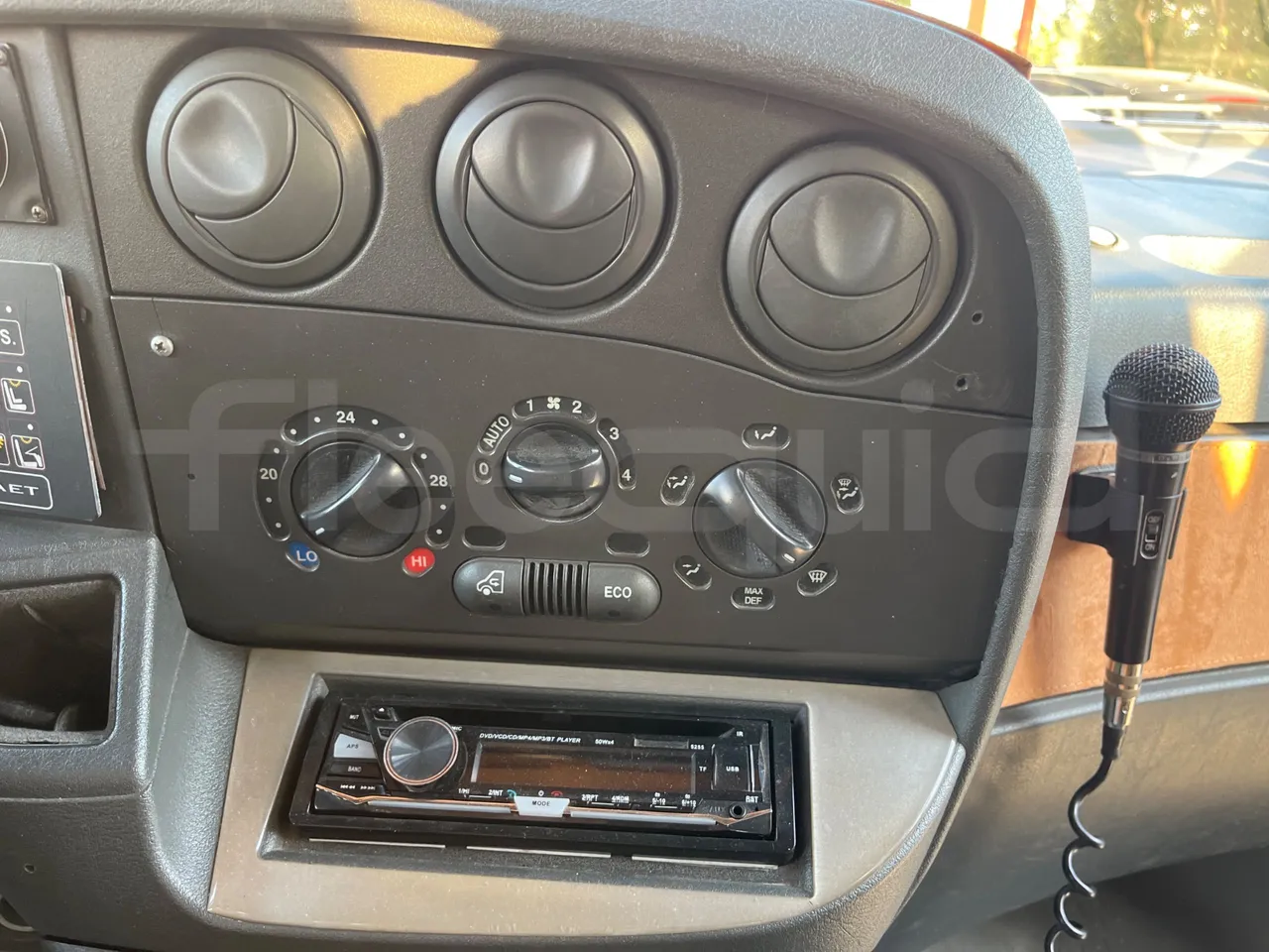 Iveco 65C JBN - EUR3 - 122kW - 6.9m - radio accessories photo