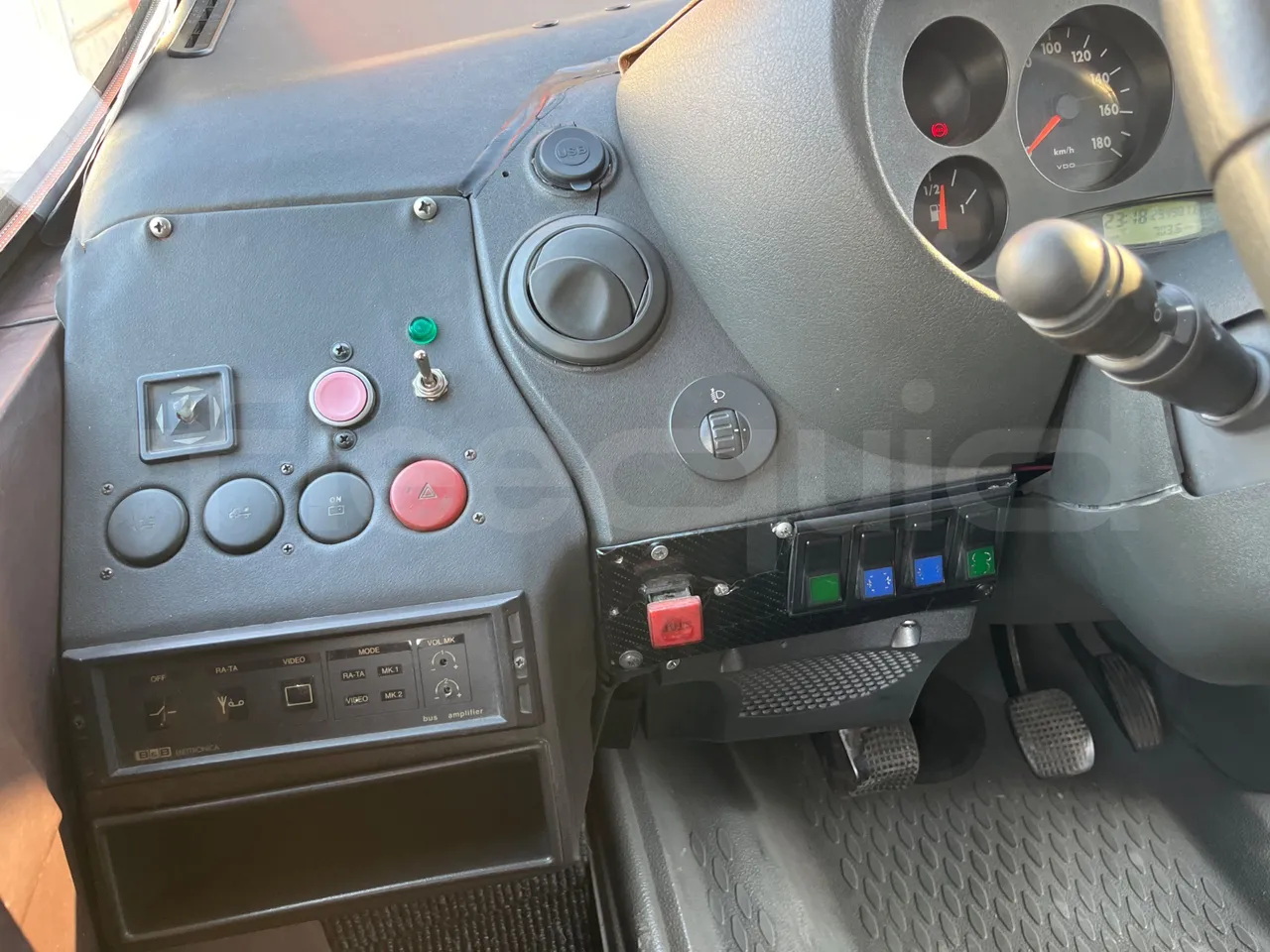 Iveco 65C JBN - EUR3 - 122kW - 6.9m - onboard devices 2