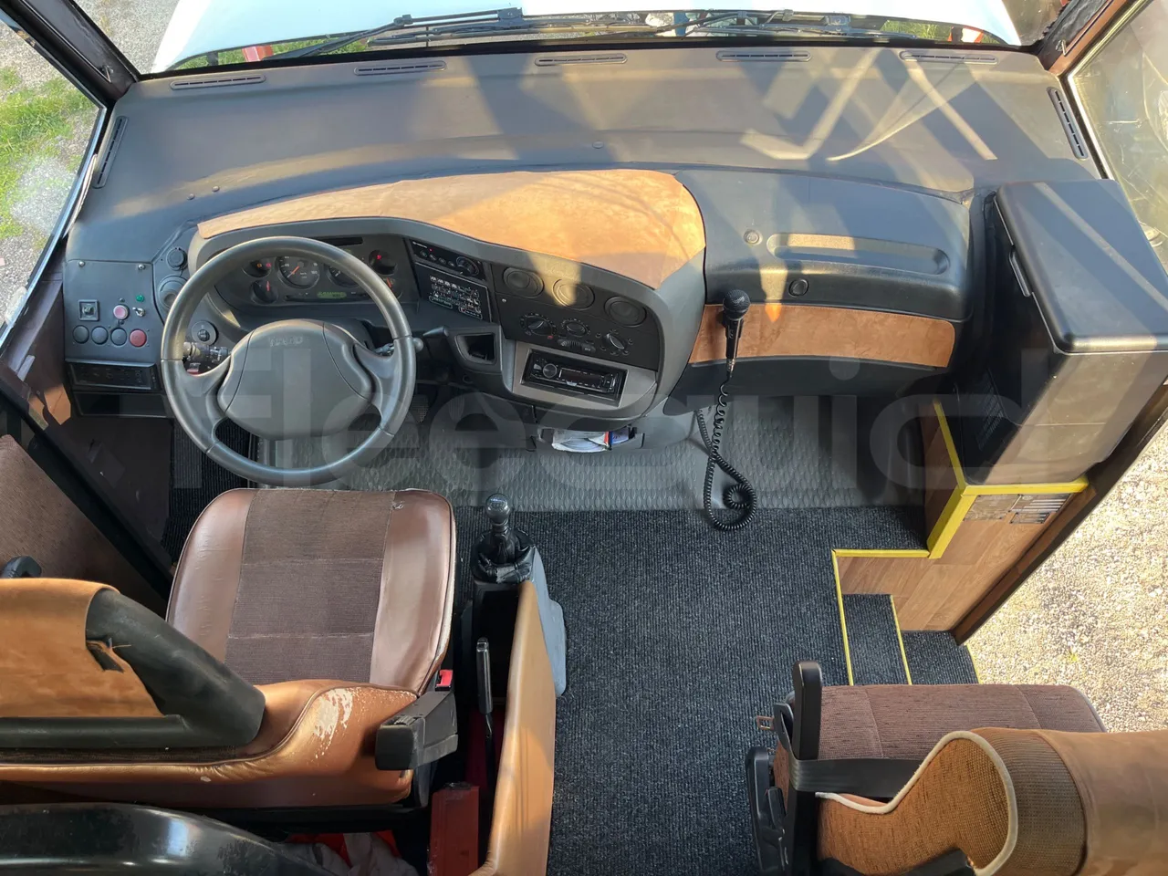 Iveco 65C JBN - EUR3 - 122kW - 6.9m - buttons panels on