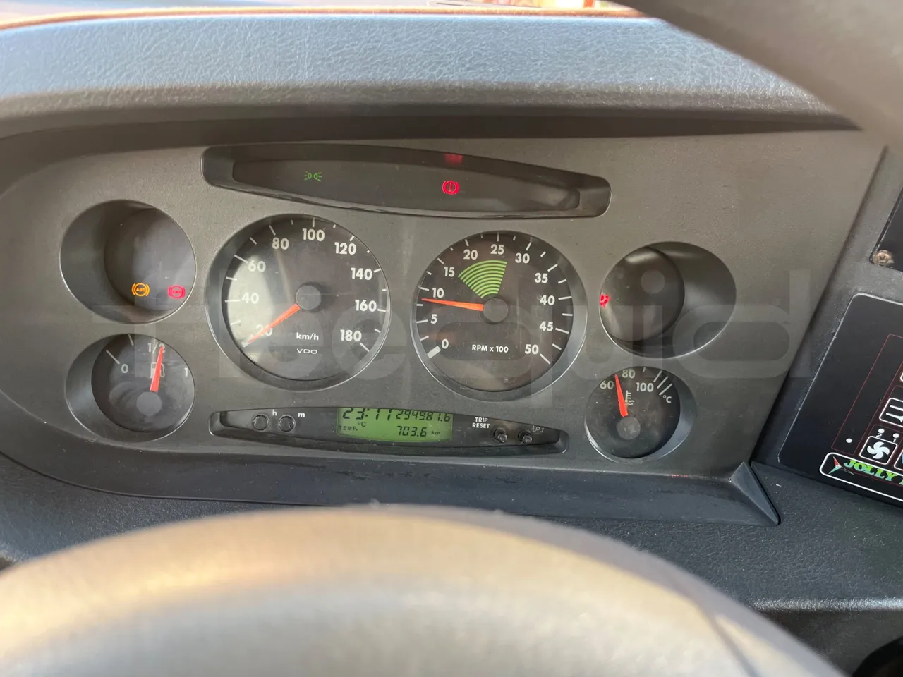 Iveco 65C JBN - EUR3 - 122kW - 6.9m - dashboard lights on