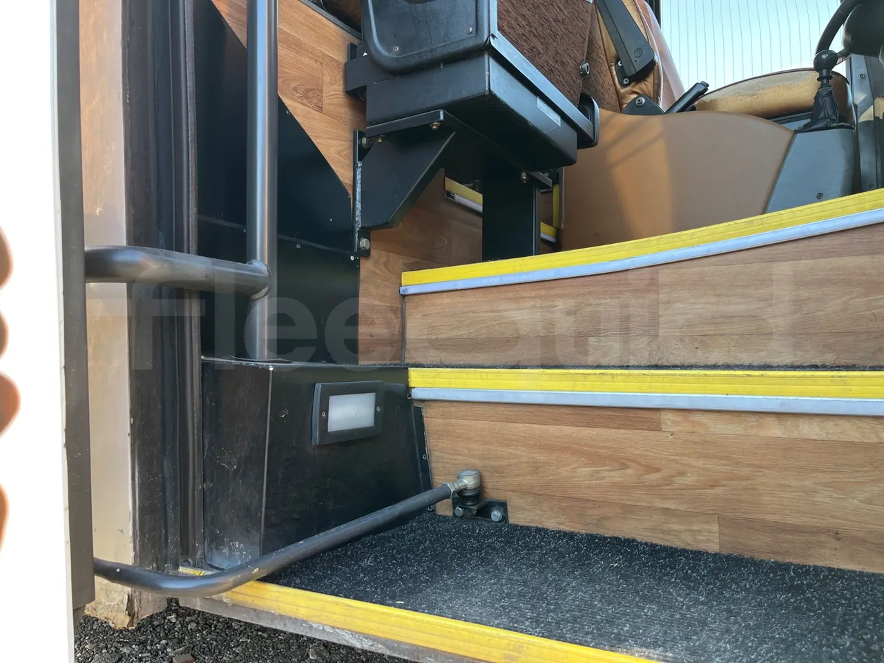 Iveco 65C JBN - EUR3 - 122kW - 6.9m - door mechanism photo