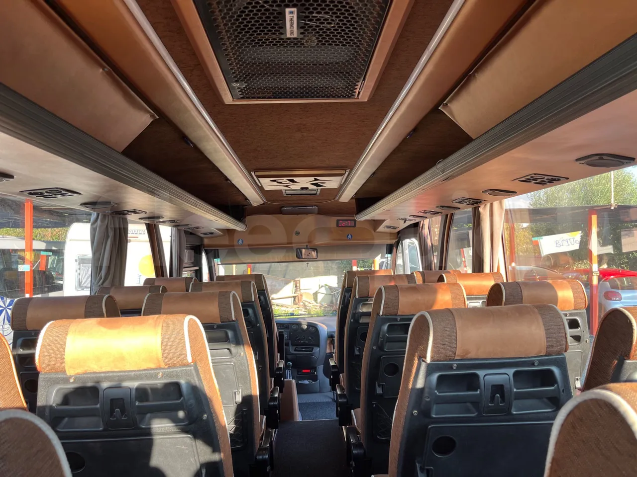 Iveco 65C JBN - EUR3 - 122kW - 6.9m - forward view middle aisle
