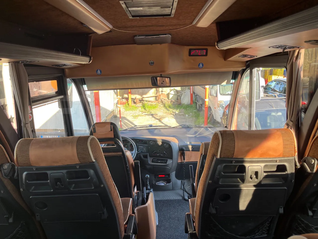 Iveco 65C JBN - EUR3 - 122kW - 6.9m - forward view all seats last row height