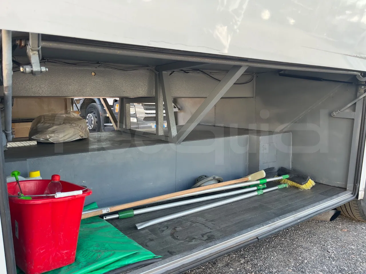 Iveco 65C JBN - EUR3 - 122kW - 6.9m - internal frame rust check