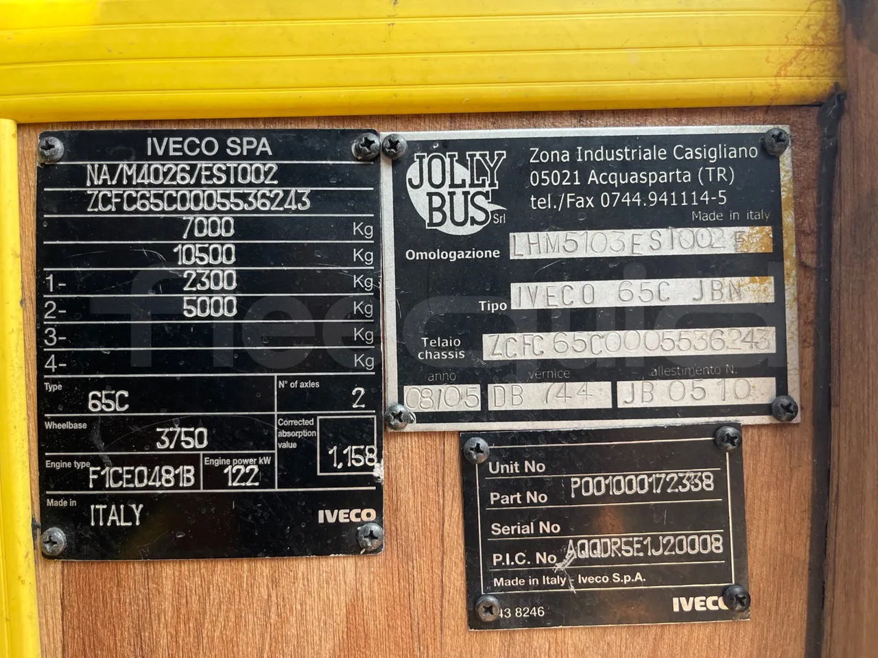 Iveco 65C JBN - EUR3 - 122kW - 6.9m - vehicle plate photo